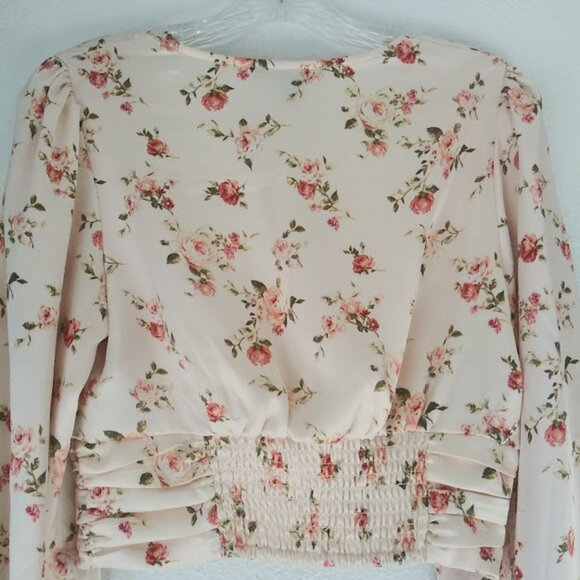 Forever 21 women's size S cream, pink and green floral long sleeve crop top - Picture 5 of 16